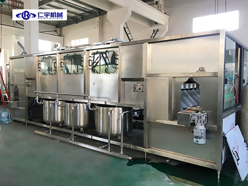 員工離職，桶裝水灌裝機(jī)廠家拒留“職場巨嬰”