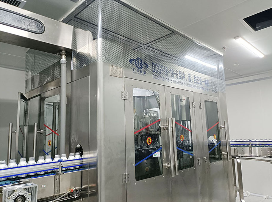 鋁罐三合一灌裝機(jī)
