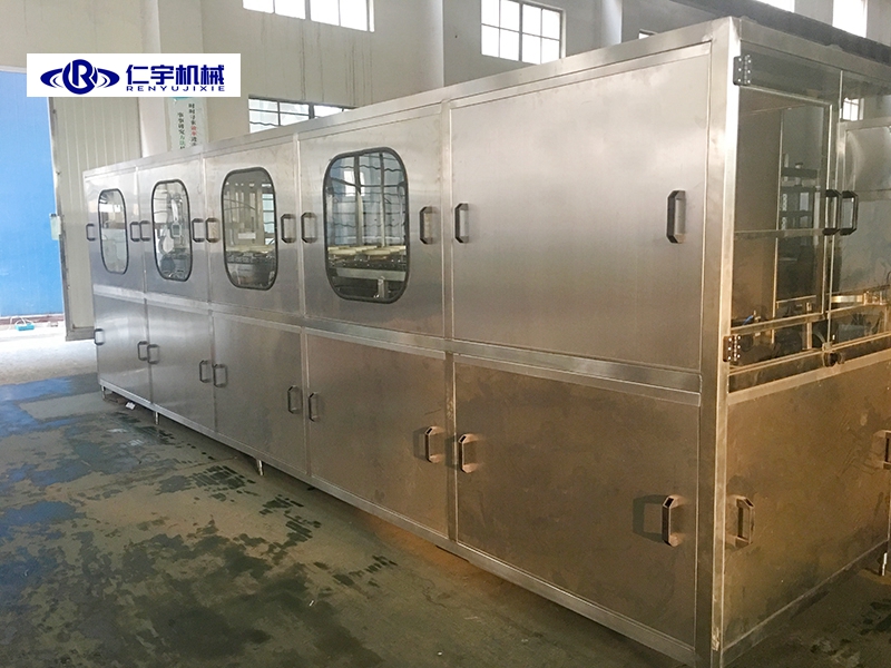 桶裝水設(shè)備廠家